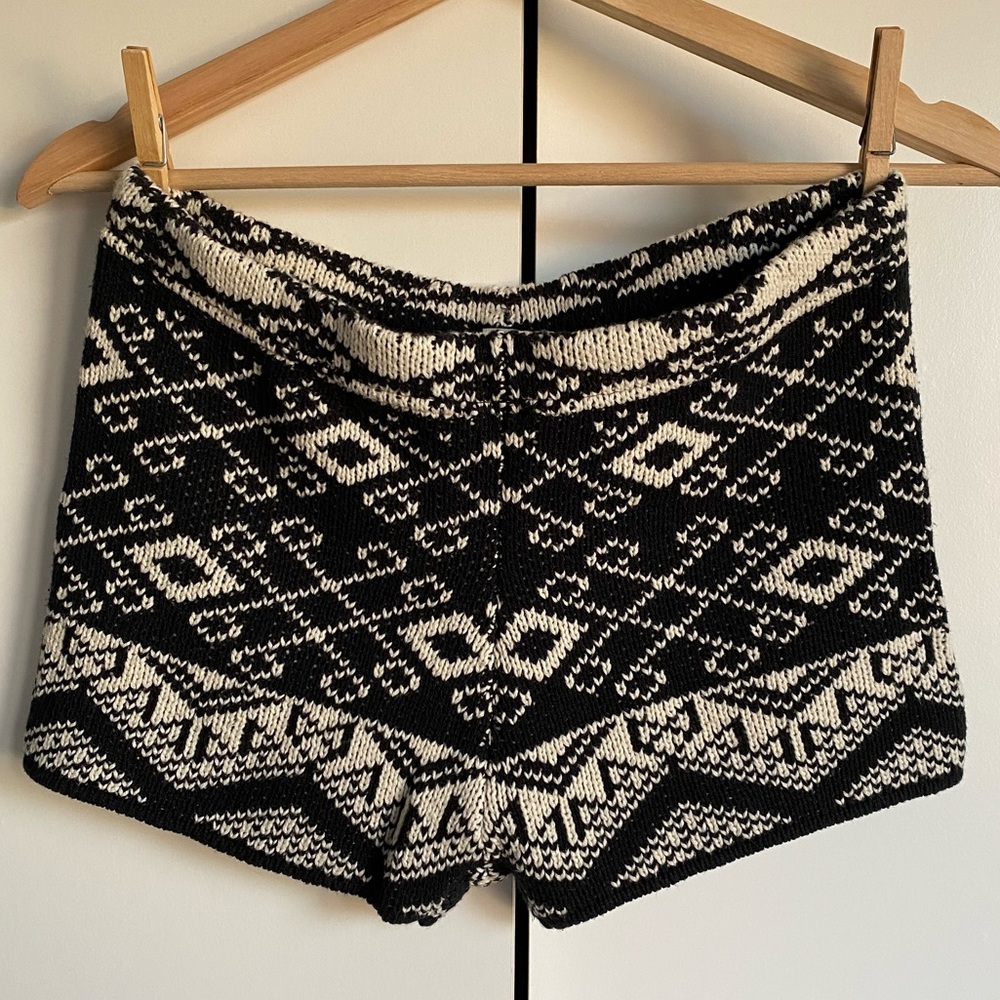 URBAN OUTFITTERS knit shorts